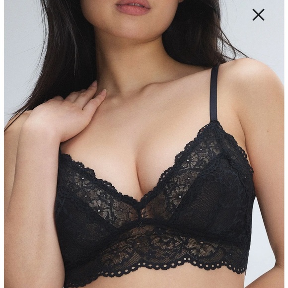 SAVAGE X FENTY- black lace bralette- size small - Picture 1 of 6